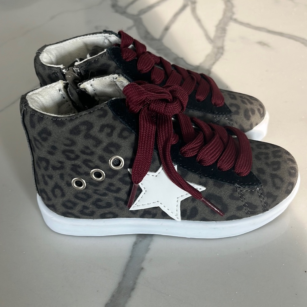 Brand new leopard print Hoo high top sneakers with burgundy laces size 10